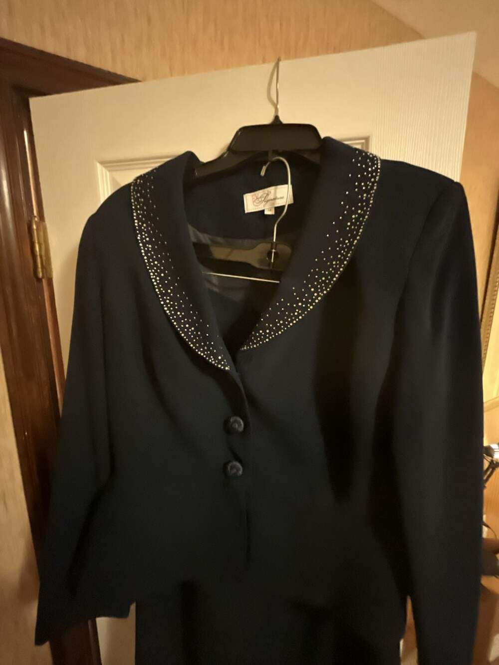 EY Signature Skirt Suit Size 14 Navy Blue Rhinestone Collar